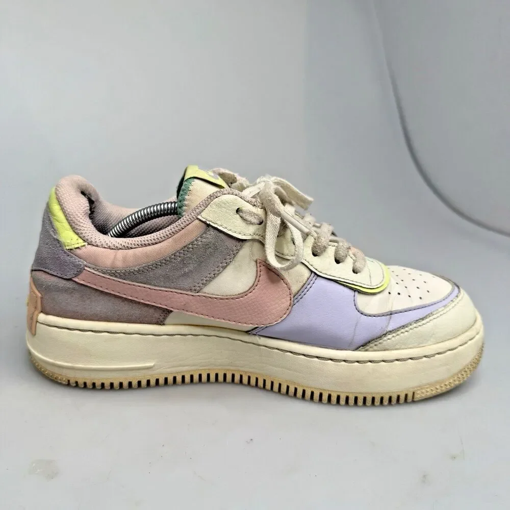 Nike color torn